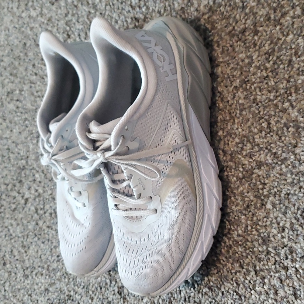 Hoka Arahi 5